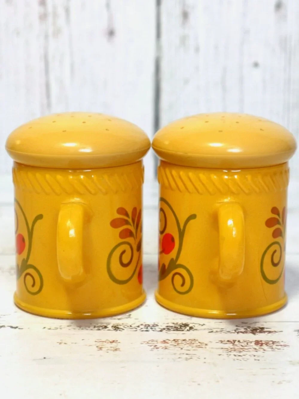 Vintage Avon Pennsylvania Dutch Powder Sifter Set Yellow Glass Jar with Handle